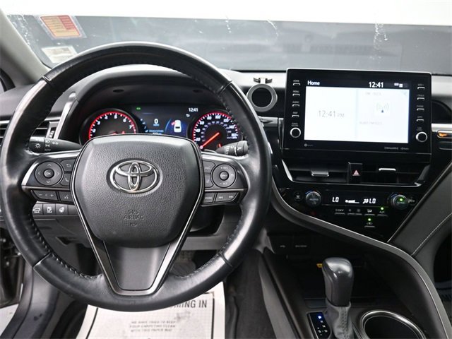 Used 2022 Toyota Camry XSE image 19
