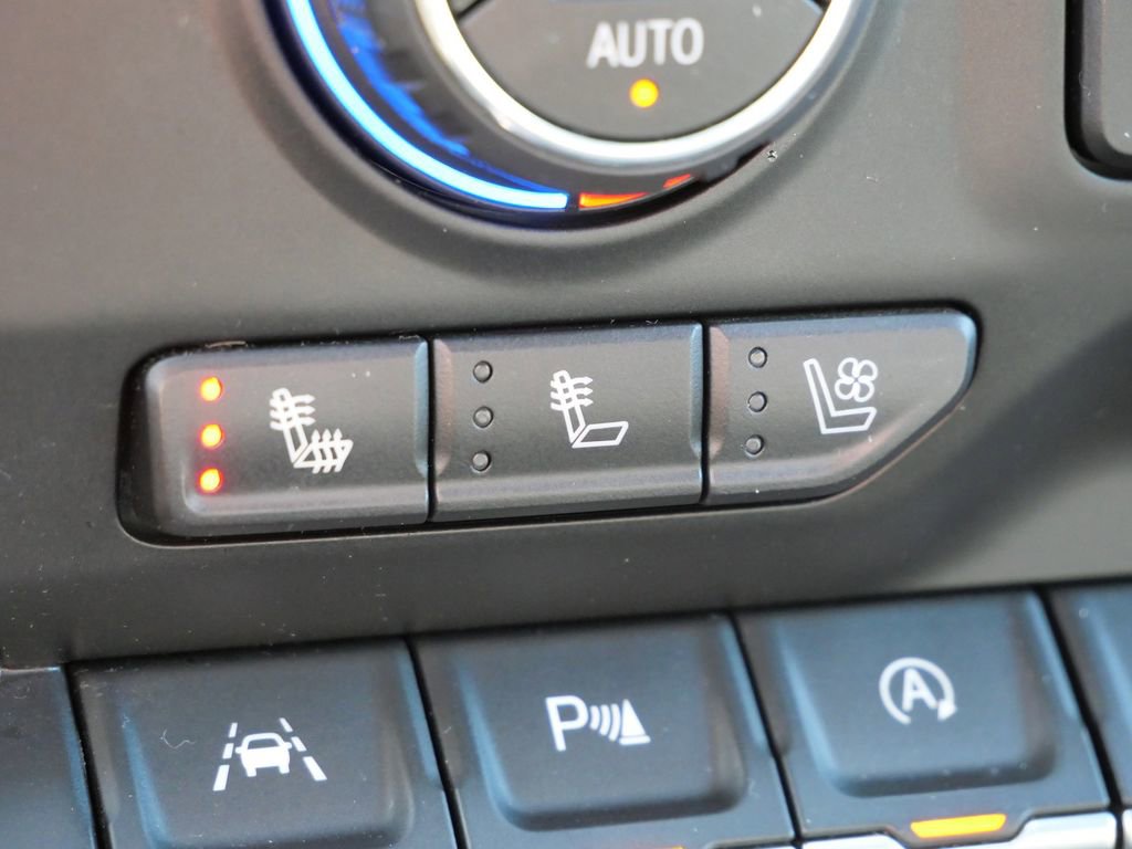 Used 2020 Chevrolet Silverado 1500 LTZ w/ LTZ Premium Package image 45