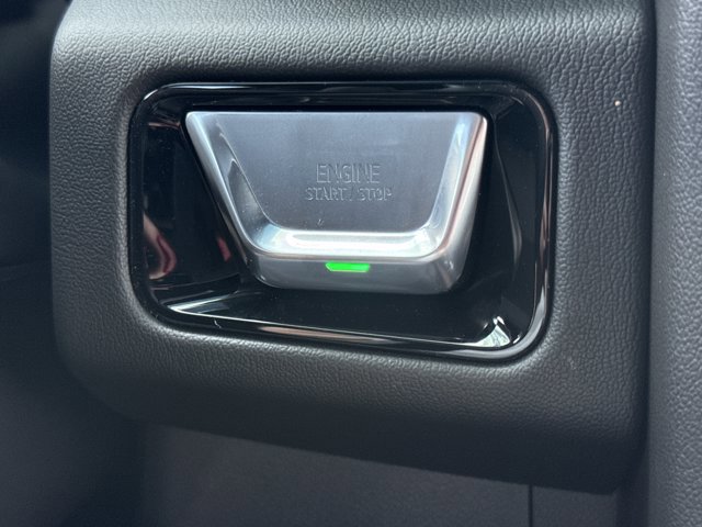 Used 2025 GMC Yukon Denali w/ Sun & Power Step Package image 30