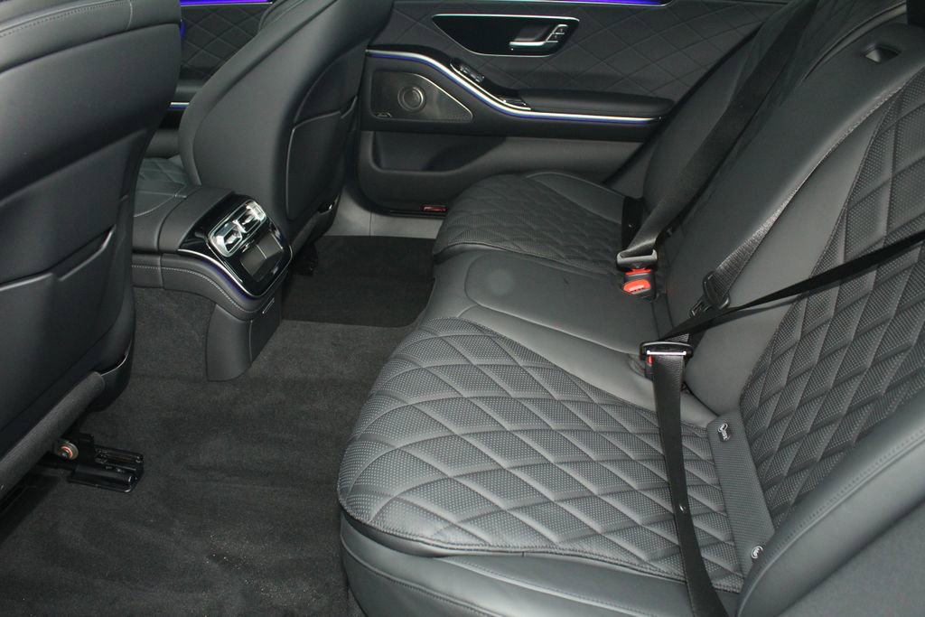 Used 2025 Mercedes-Benz S 580 4MATIC Sedan image 5