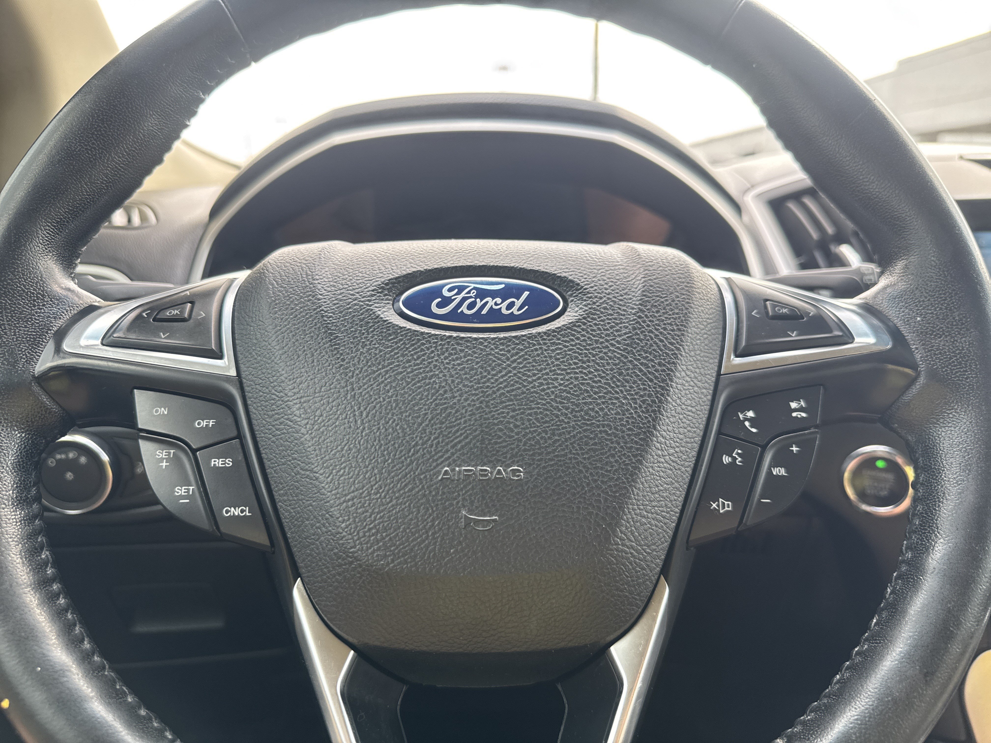 Used 2017 Ford Edge SEL w/ Equipment Group 201A FWD image 16