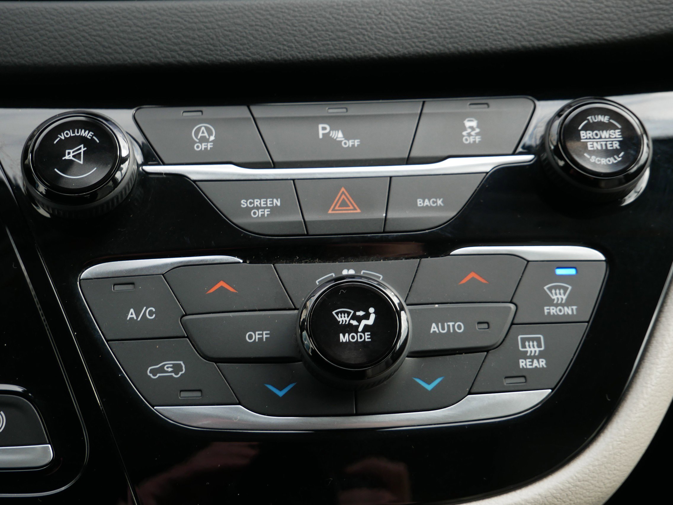 Used 2017 Chrysler Pacifica Touring-L w/ Tire & Wheel Group image 14