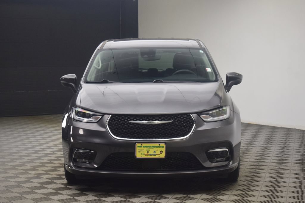 Used 2023 Chrysler Pacifica Touring-L FWD image 20