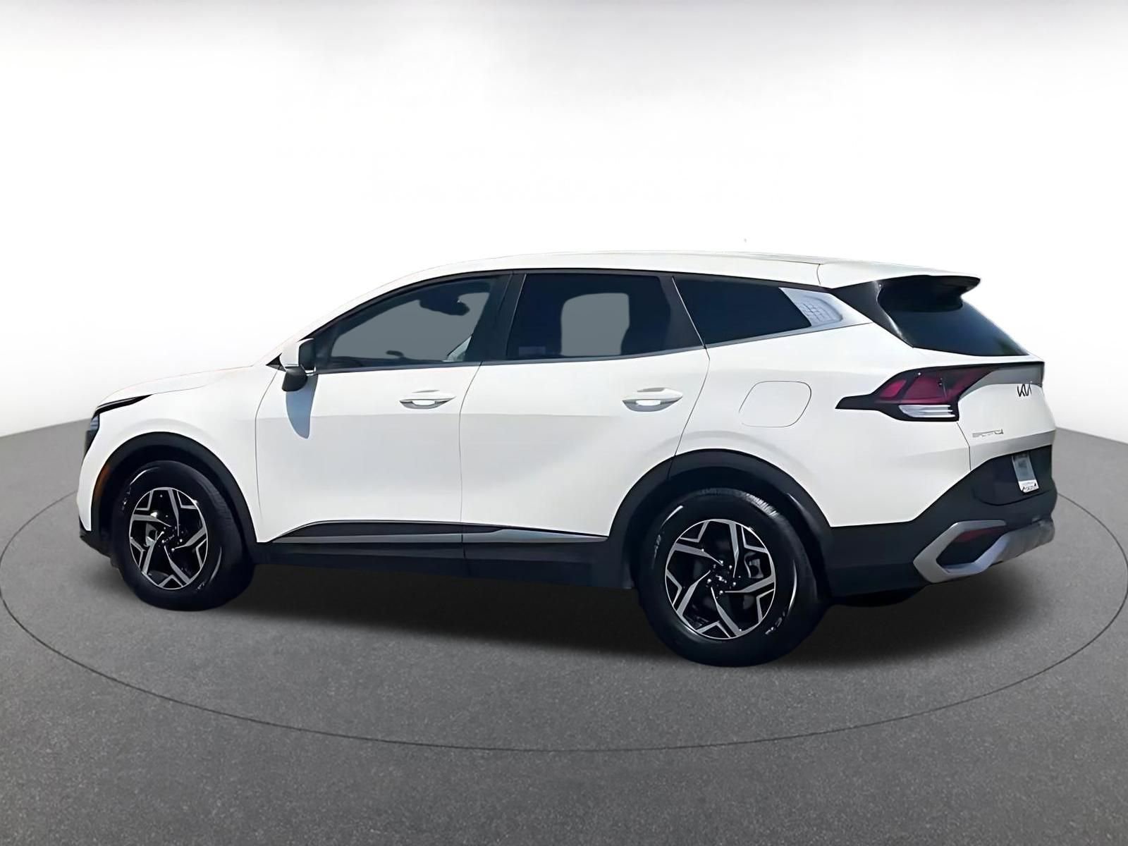 Used 2025 Kia Sportage LX FWD image 12