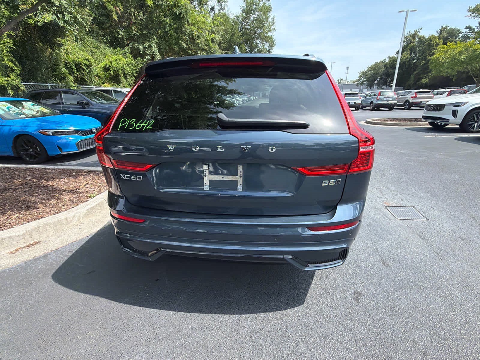 Used 2024 Volvo XC60 B5 Core w/ Climate Package AWD/4WD image 12