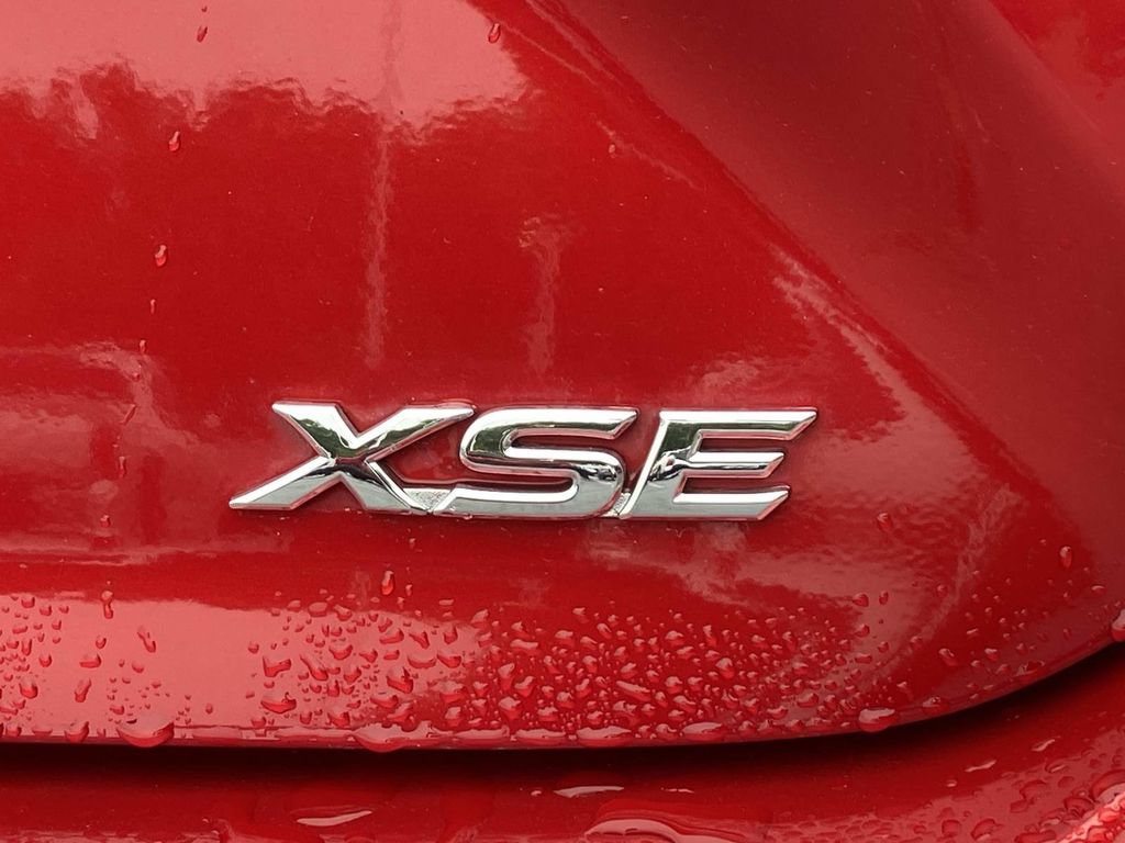Used 2025 Toyota Camry XSE FWD image 10