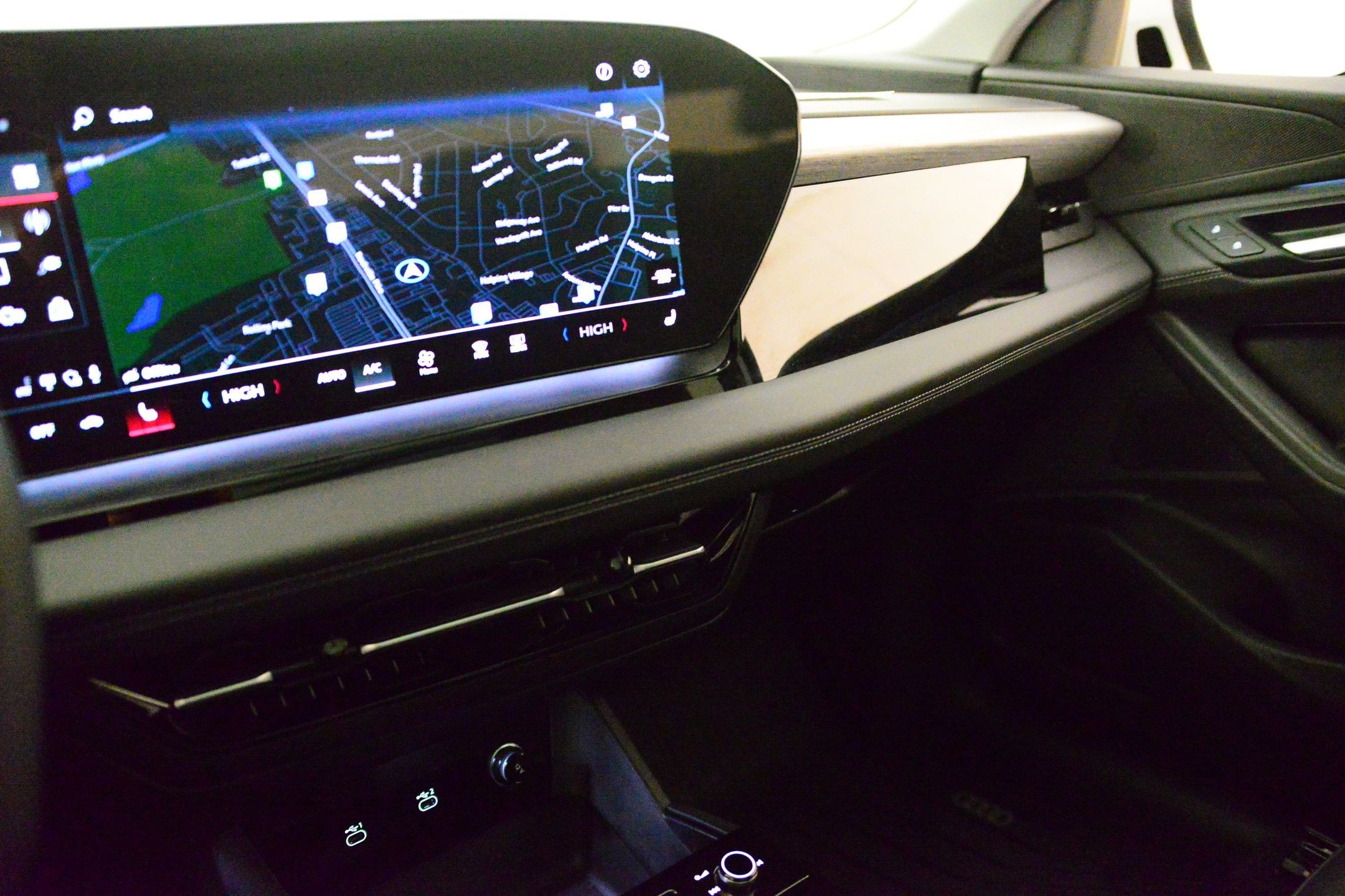 Certified 2025 Audi Q6 e-tron Premium w/ Convenience Package image 27