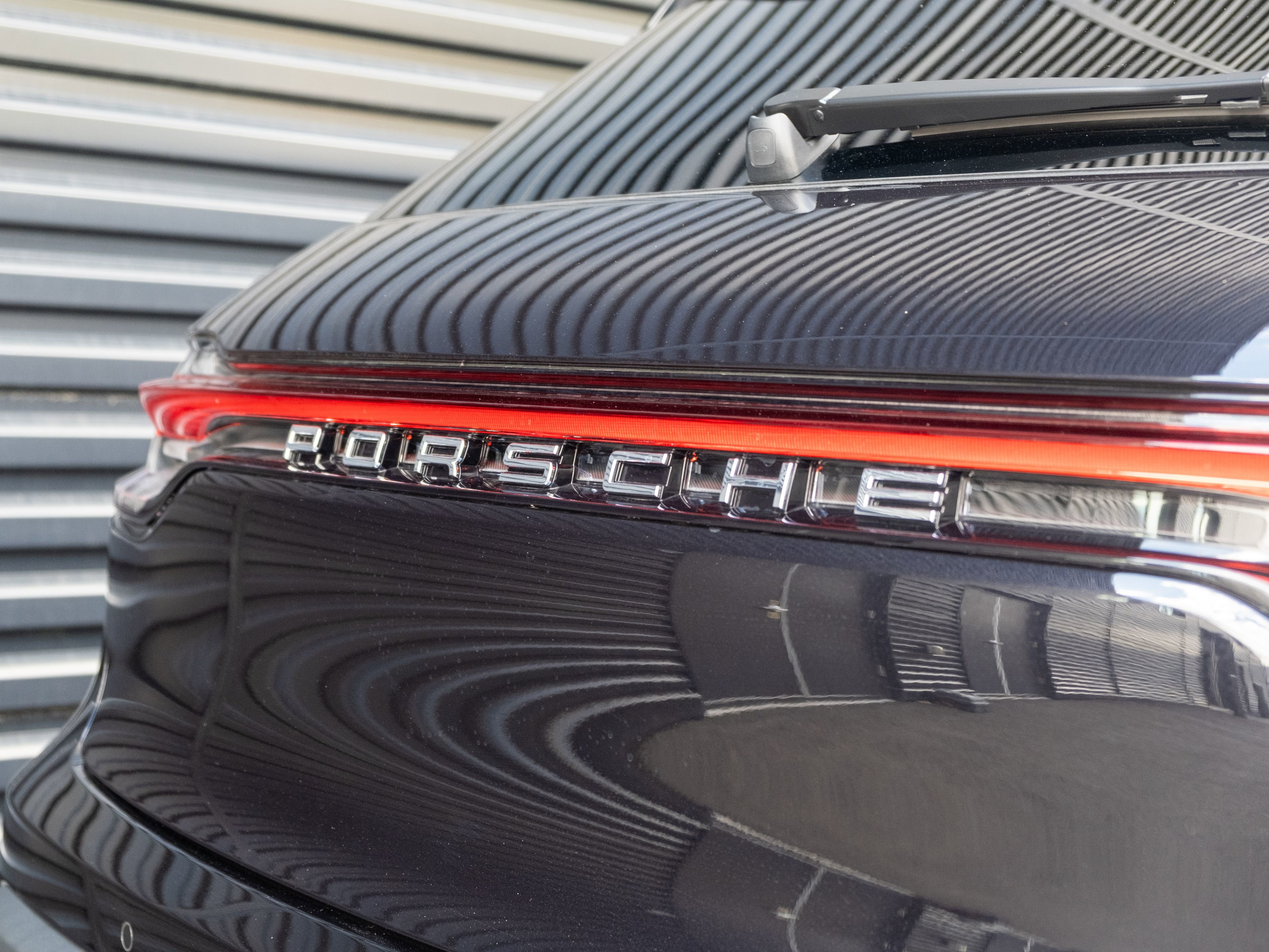 Certified 2026 Porsche Macan AWD/4WD image 37