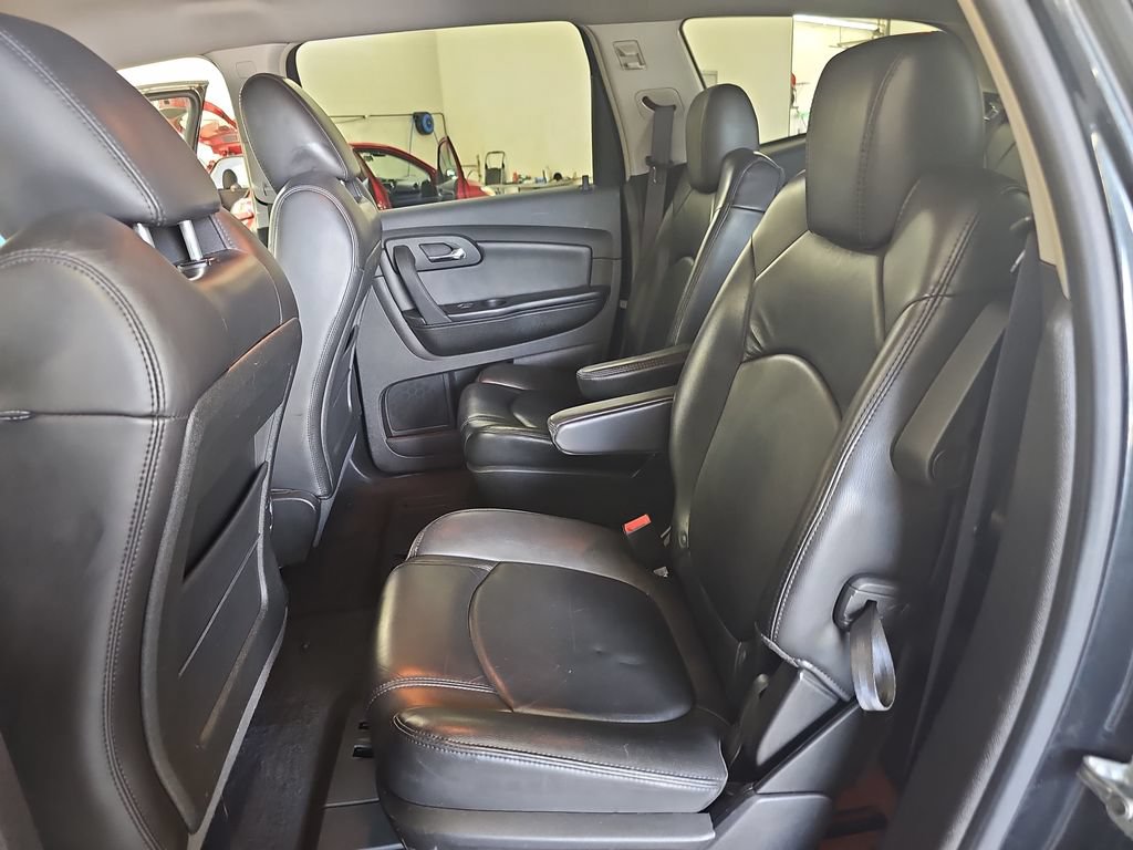 Used 2009 Chevrolet Traverse LT FWD image 15