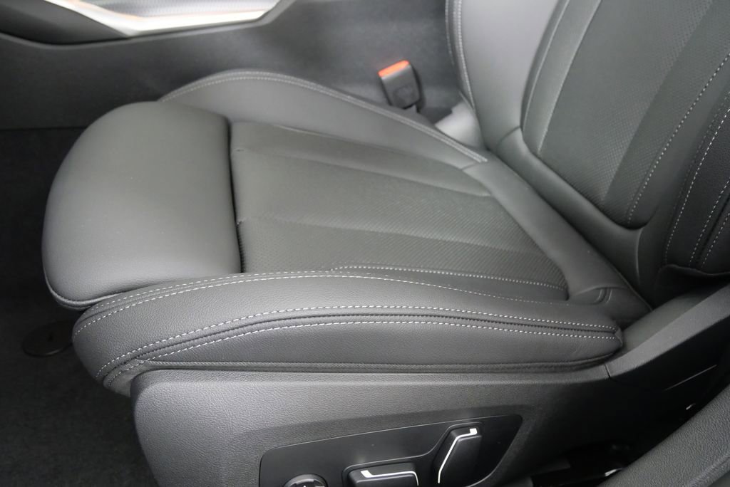 Used 2025 BMW 430i w/ Parking Assistance Package image 10