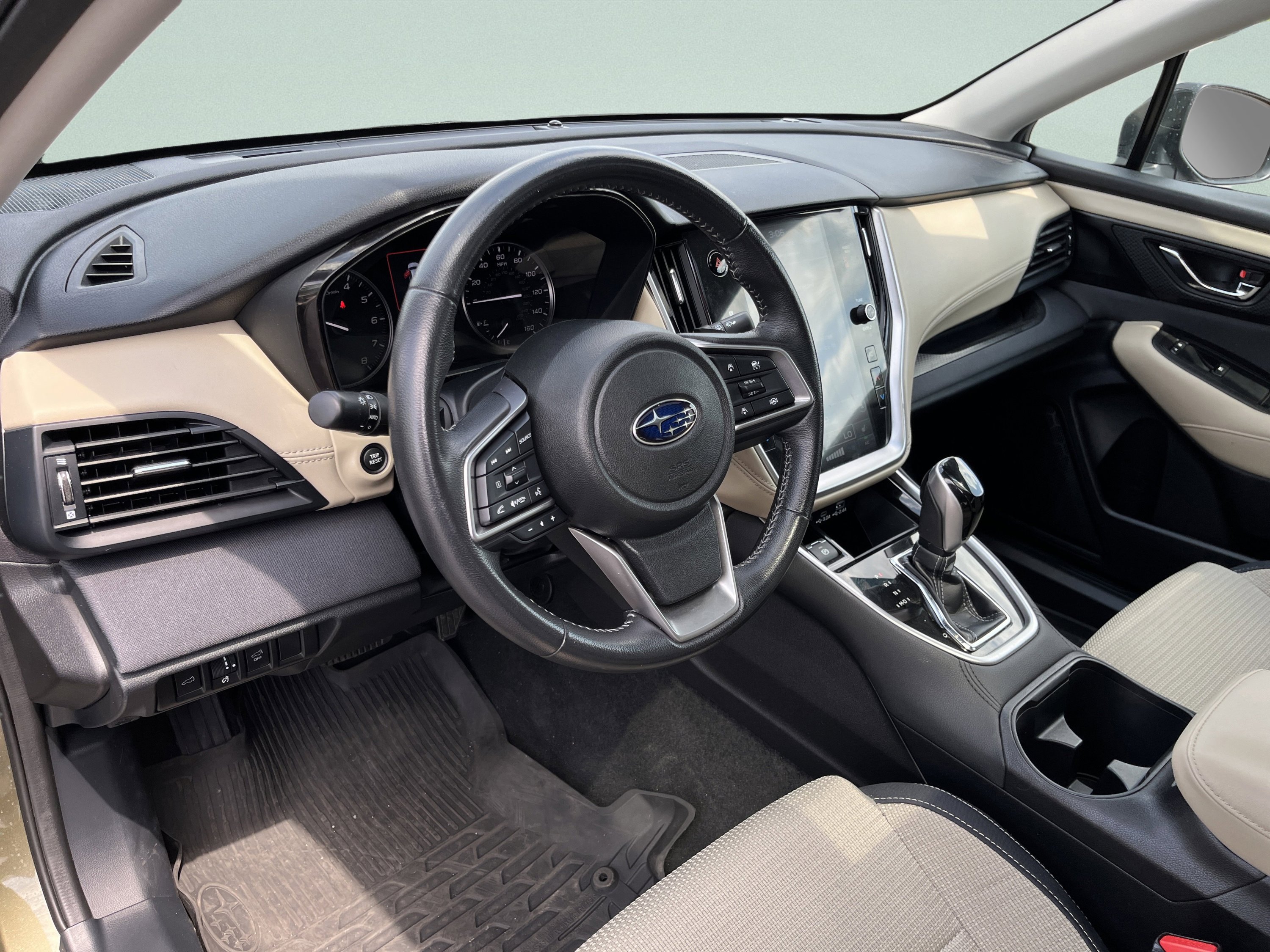 Used 2024 Subaru Outback Premium AWD/4WD image 14