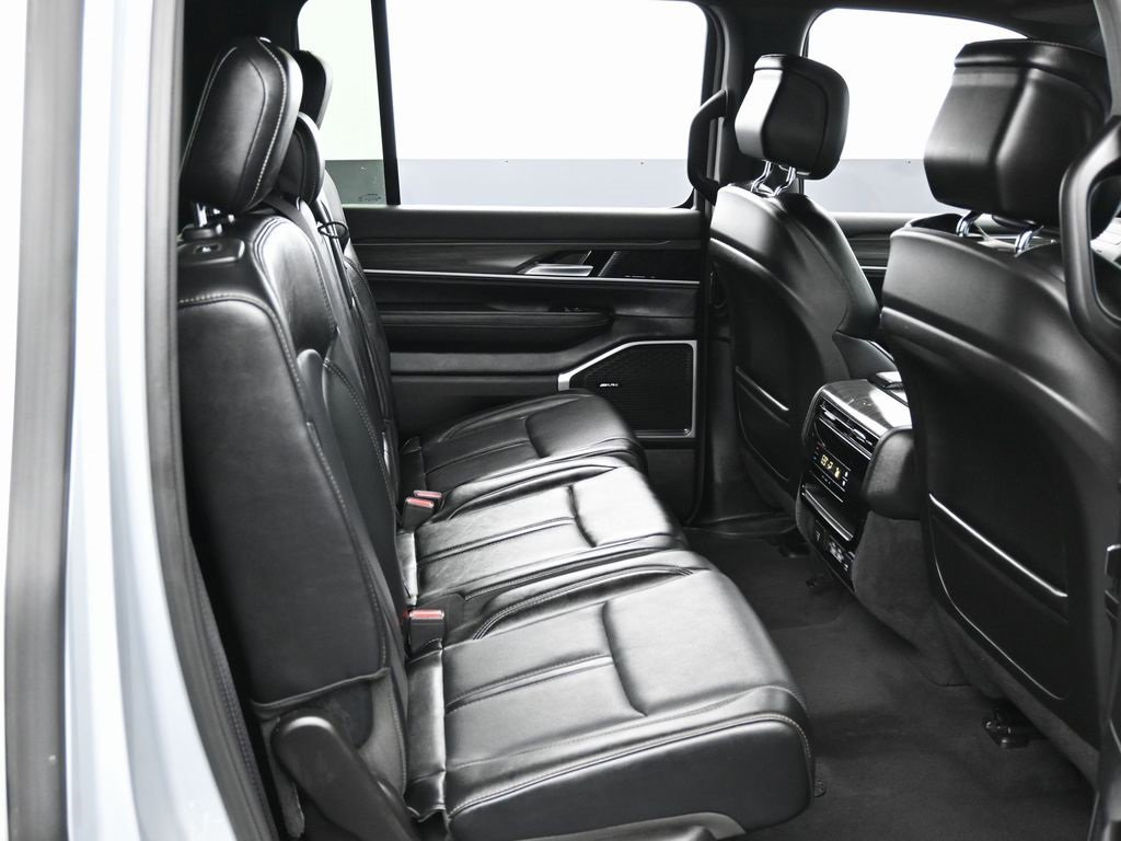 Used 2024 Jeep Wagoneer Series II w/ Flexible Seating Group image 38