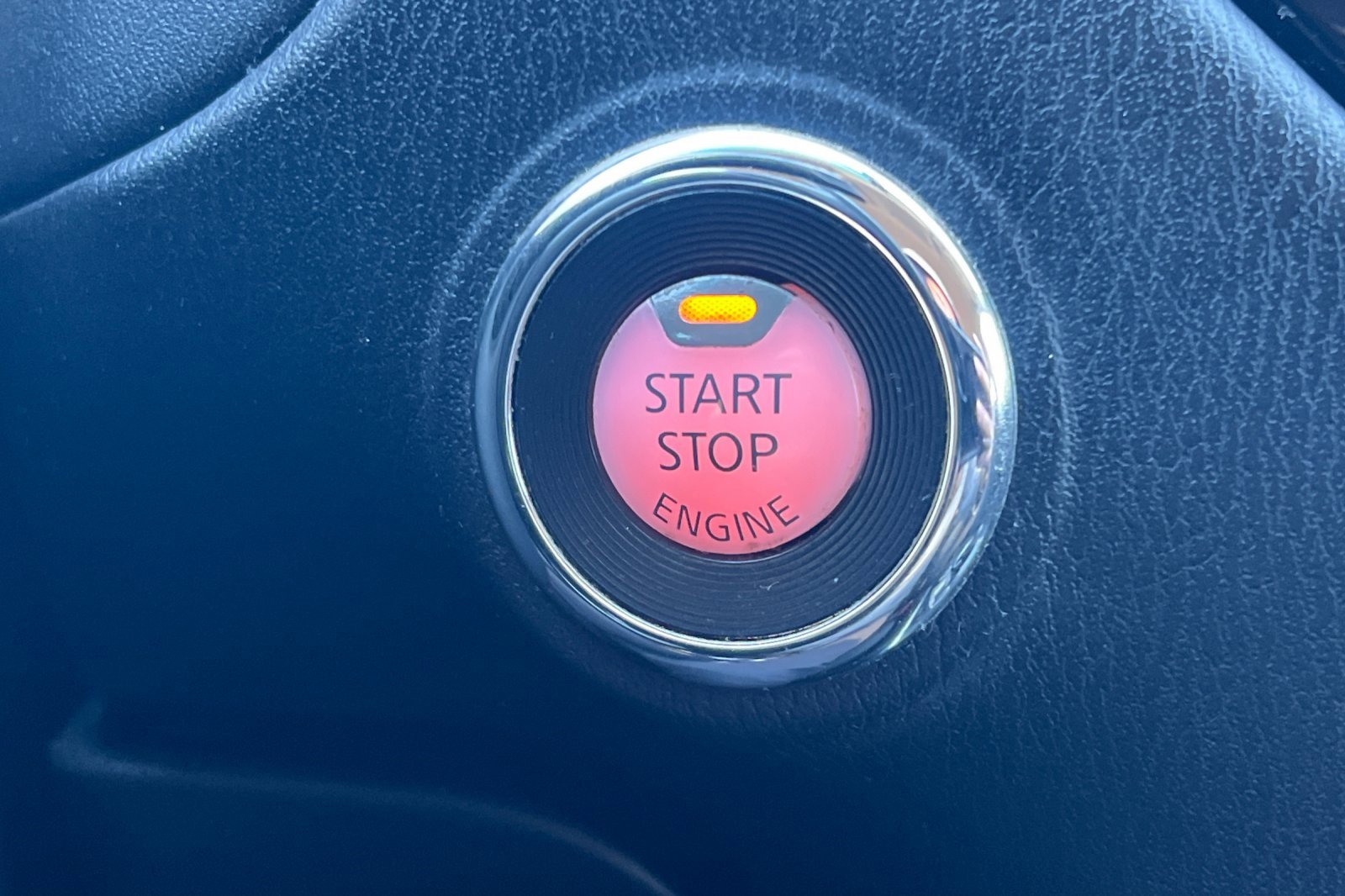 Used 2015 Nissan Pathfinder SV image 20