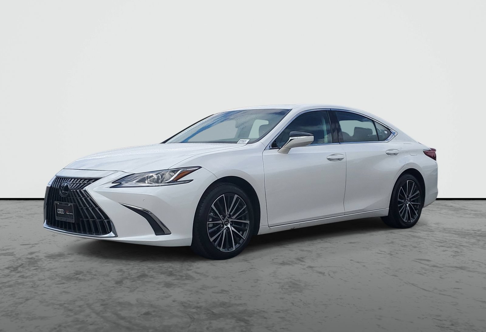 Used 2025 Lexus ES 300h w/ Premium Package FWD image 2