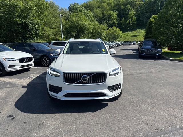 Used 2022 Volvo XC90 T6 Momentum AWD/4WD image 2