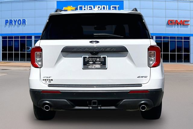 Used 2022 Ford Explorer XLT w/ Equipment Group 202A image 6