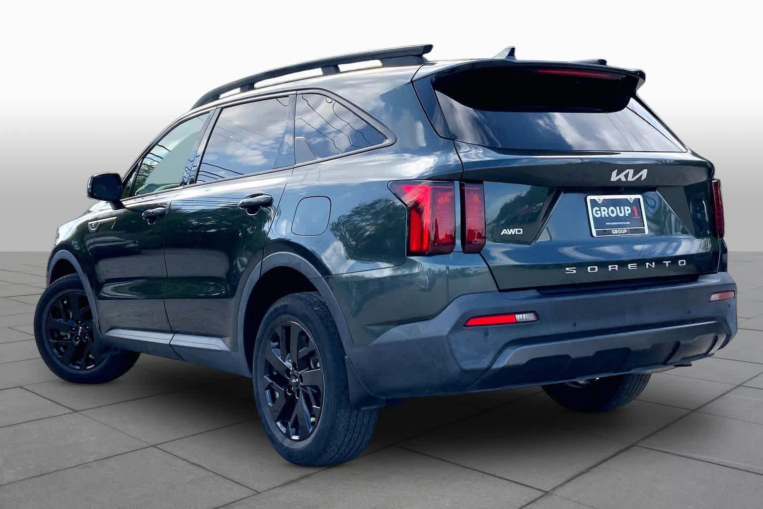 Used 2022 Kia Sorento S w/ Panoramic Sunroof Package AWD/4WD image 12