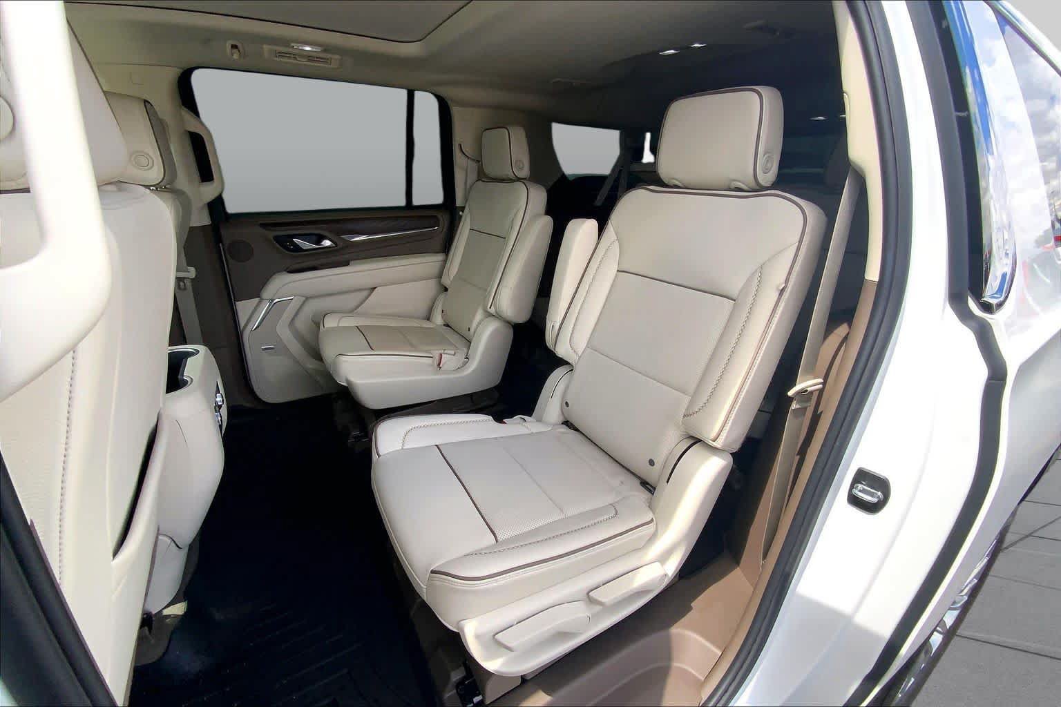 Used 2023 GMC Yukon XL Denali w/ Max Trailering Package AWD/4WD image 21