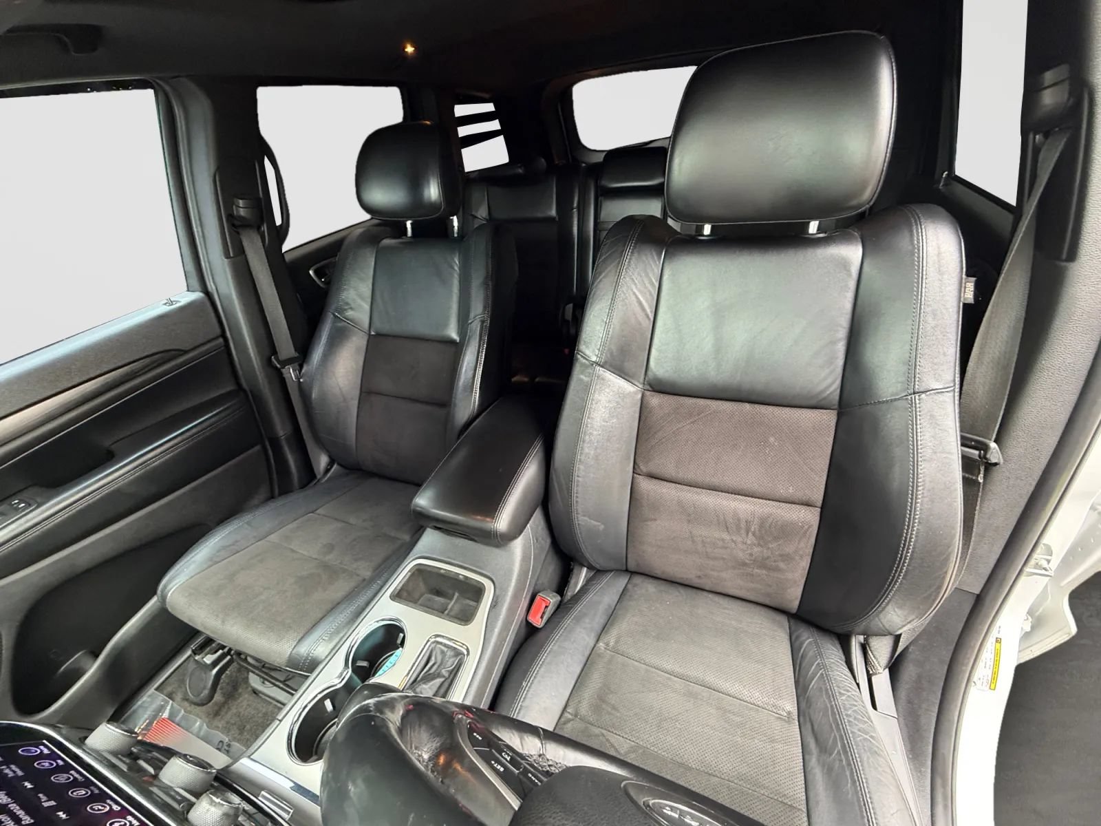 Used 2019 Jeep Grand Cherokee Altitude AWD/4WD image 13