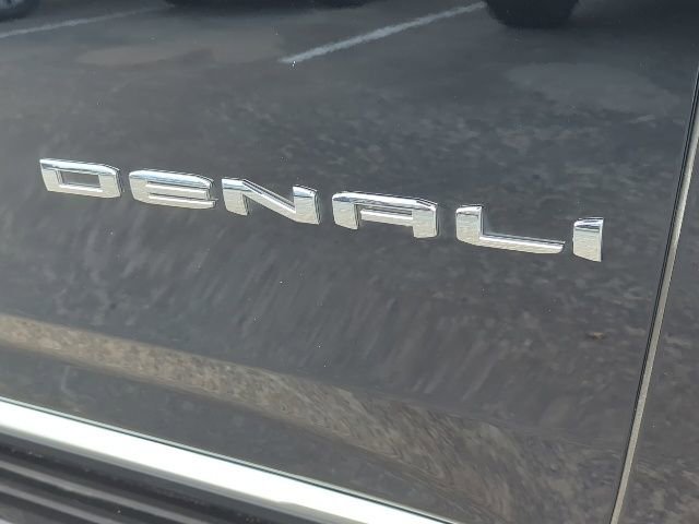 Used 2024 GMC Yukon XL Denali image 34