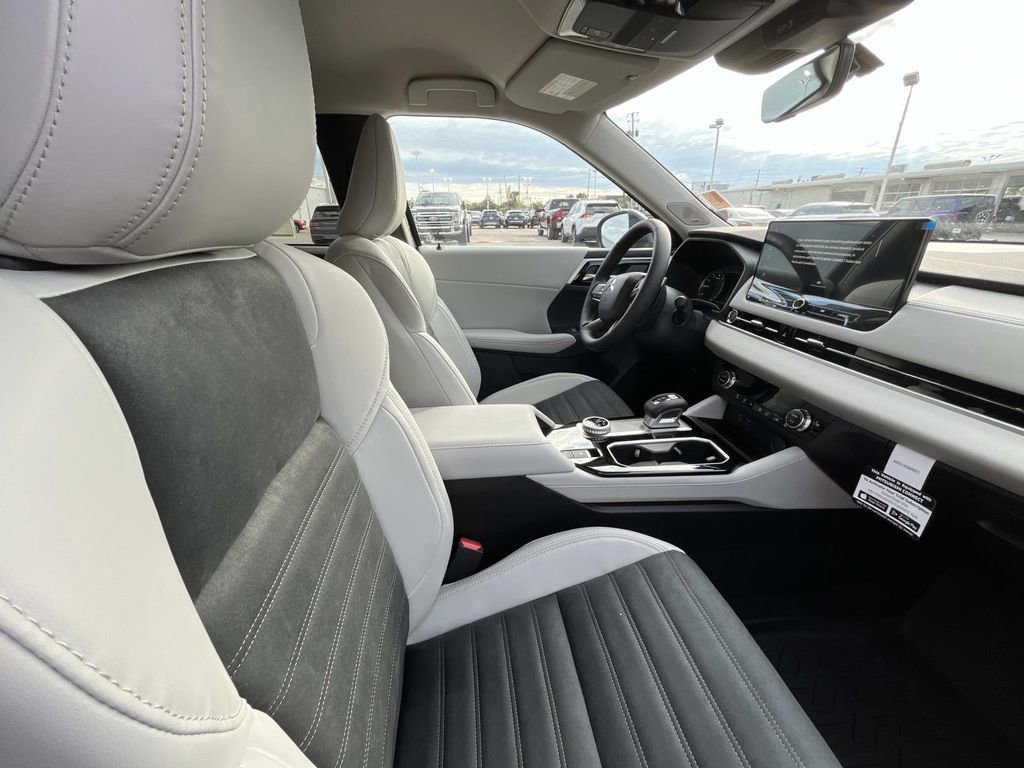 New 2026 Mitsubishi Outlander SE FWD image 19