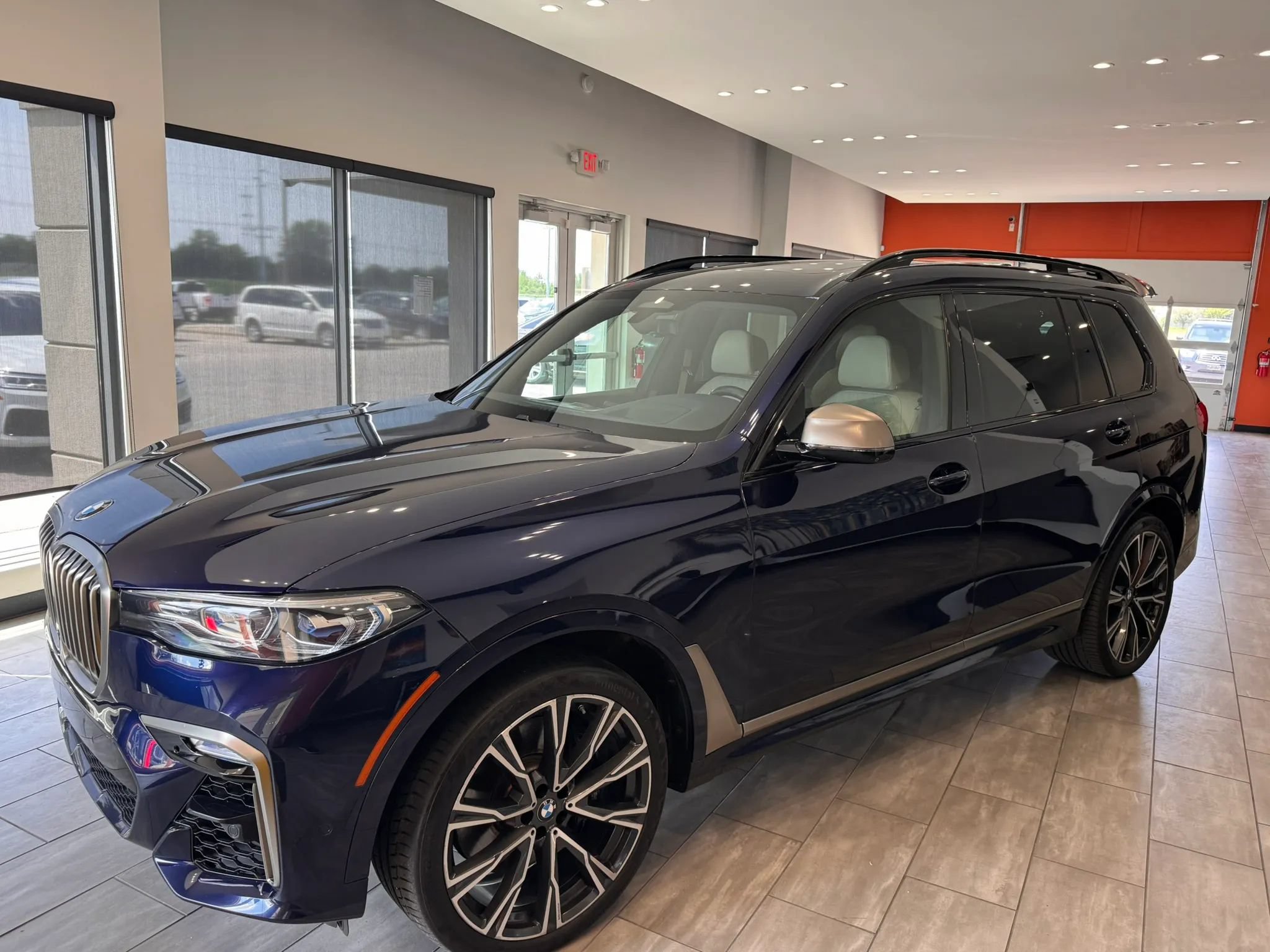 Used 2020 BMW X7 M50i w/ Dynamic Handling Package AWD/4WD image 9