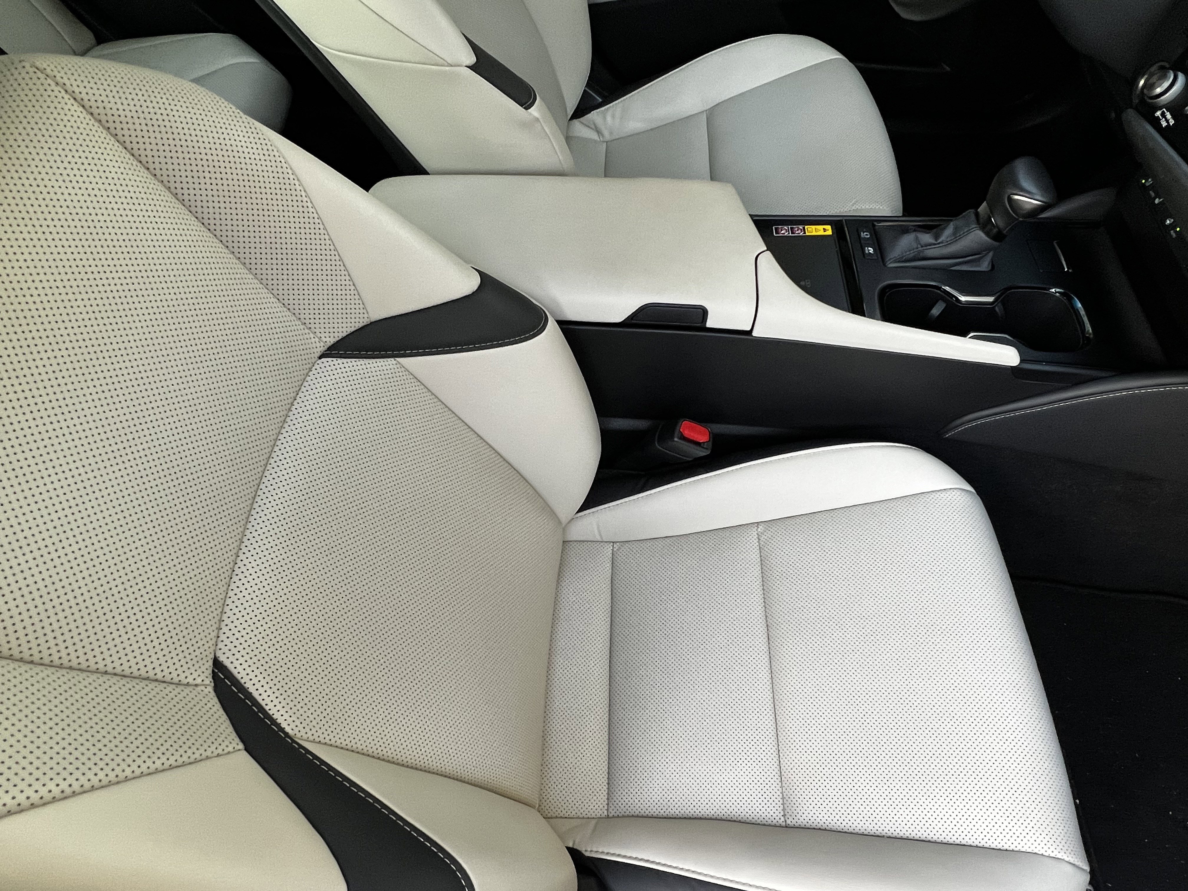 Certified 2025 Lexus ES 300h w/ Premium Package image 43