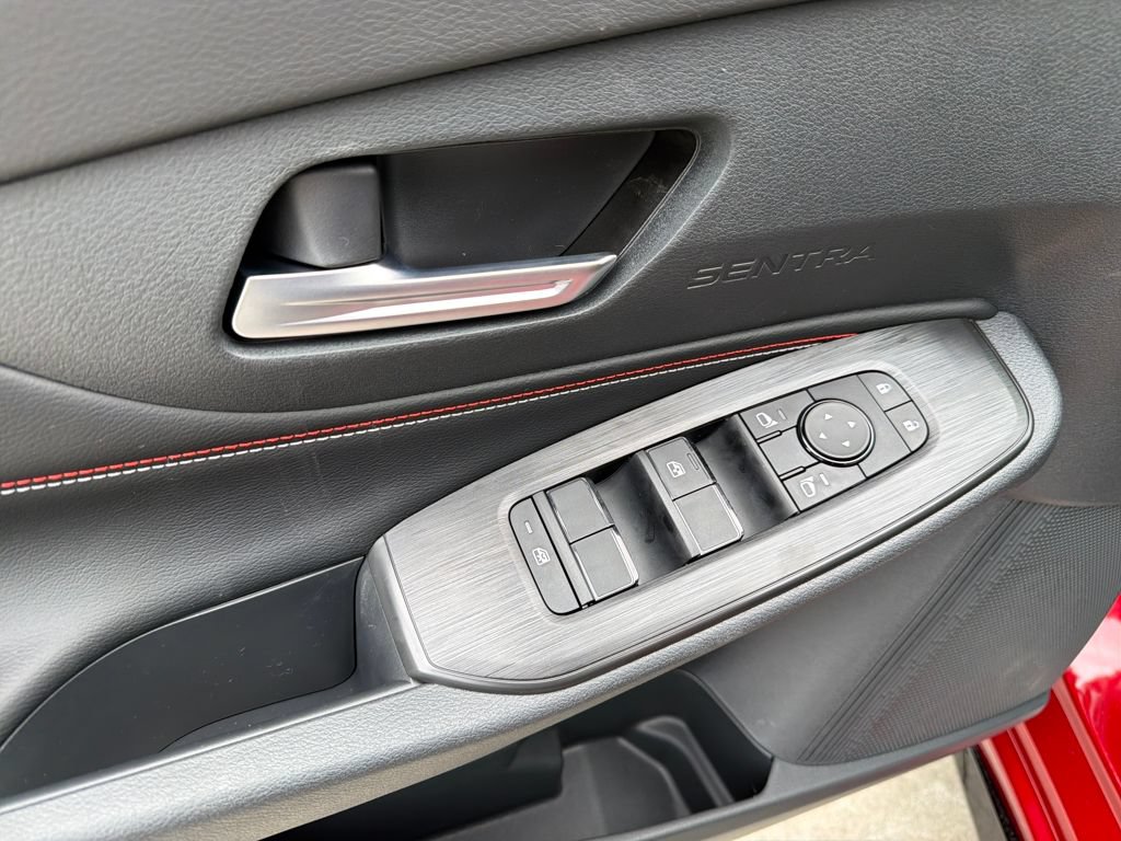 New 2026 Nissan Sentra SR w/ Floor Mat Package FWD image 17