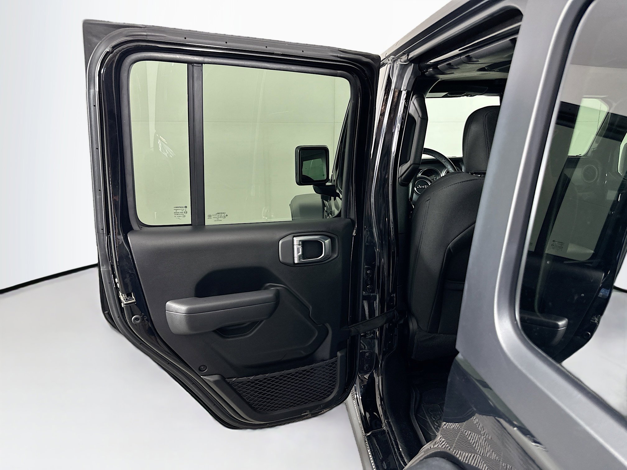 Used 2023 Jeep Wrangler Unlimited w/ Cold Weather Group AWD/4WD image 24