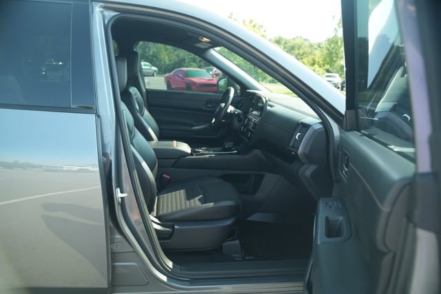 Used 2023 Nissan Pathfinder Rock Creek AWD/4WD image 20