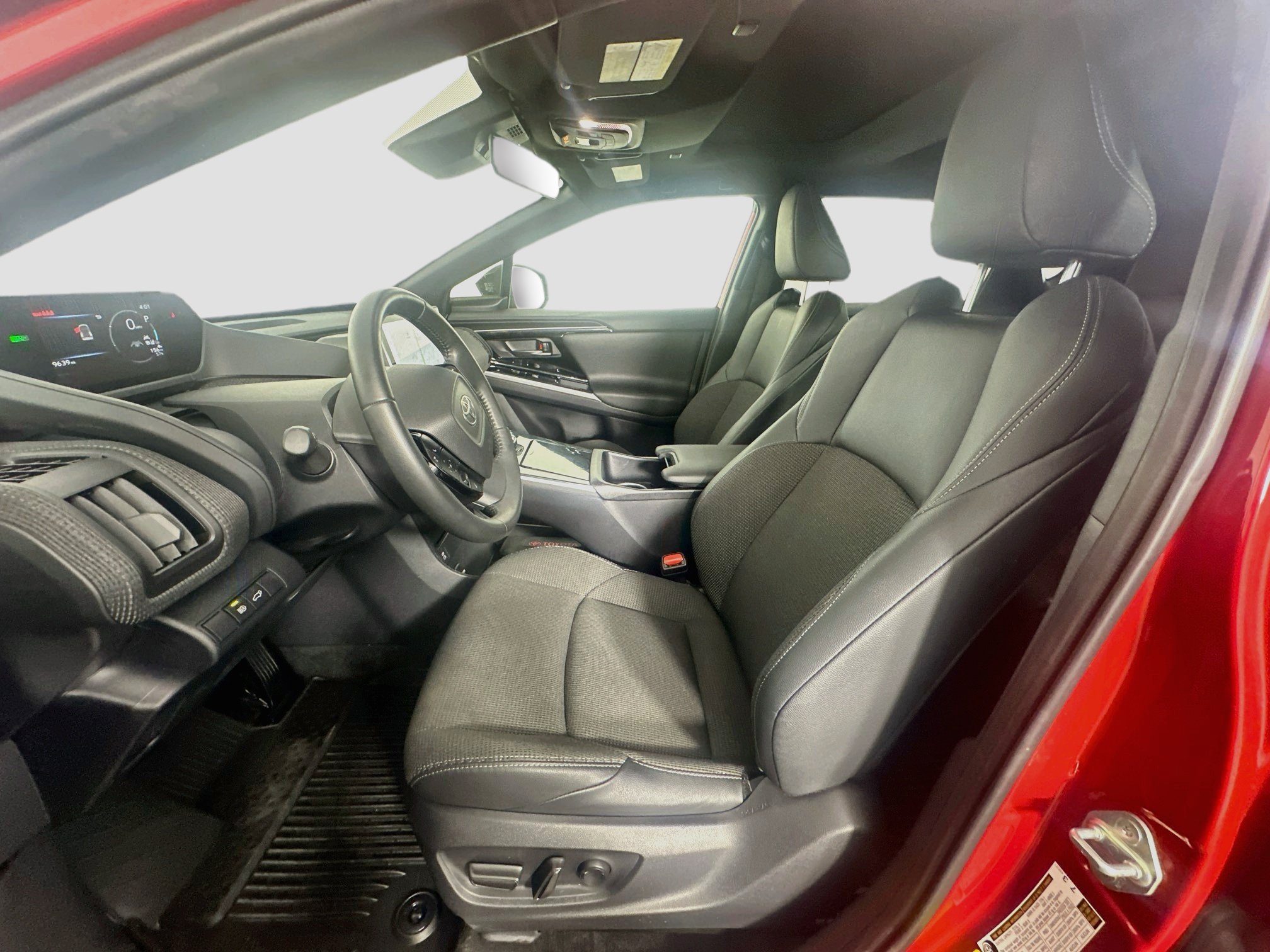 Used 2025 Toyota bZ4X FWD image 13