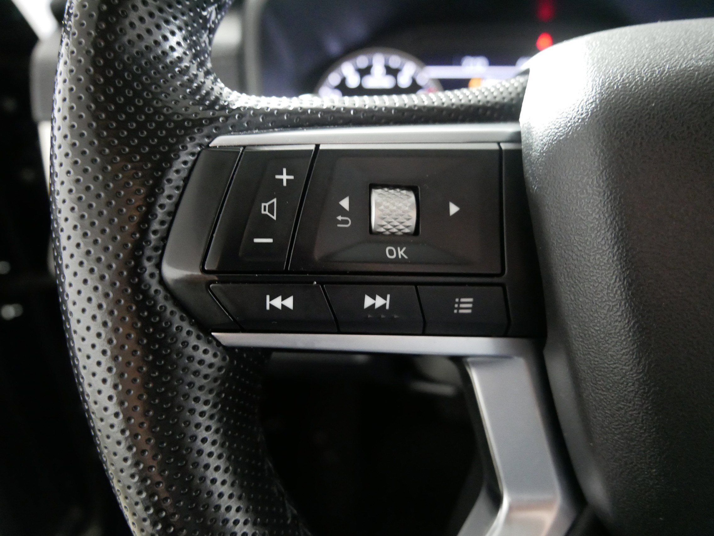 Used 2024 Mitsubishi Outlander SE image 27