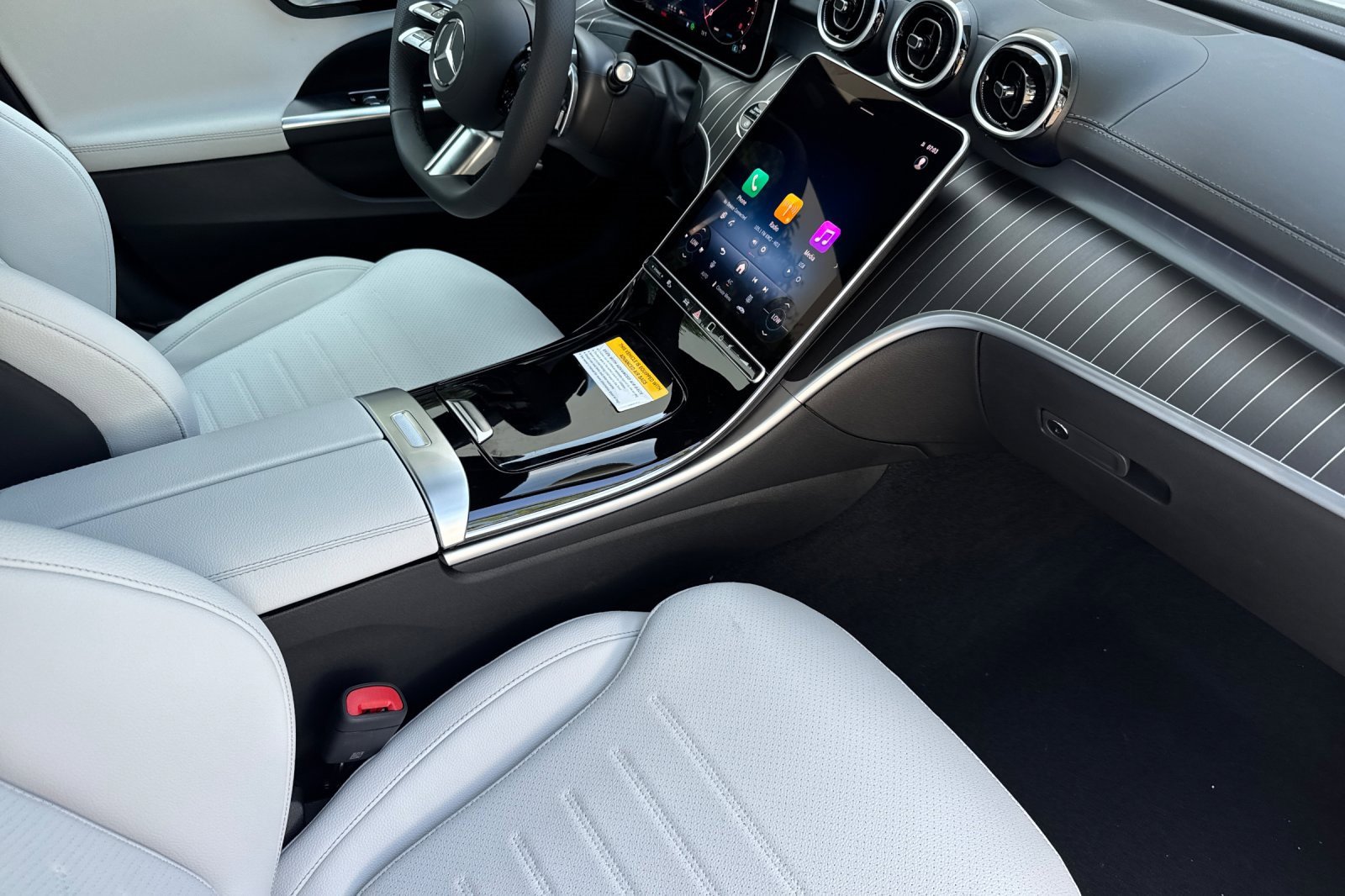 New 2025 Mercedes-Benz C 300 4MATIC Sedan image 18