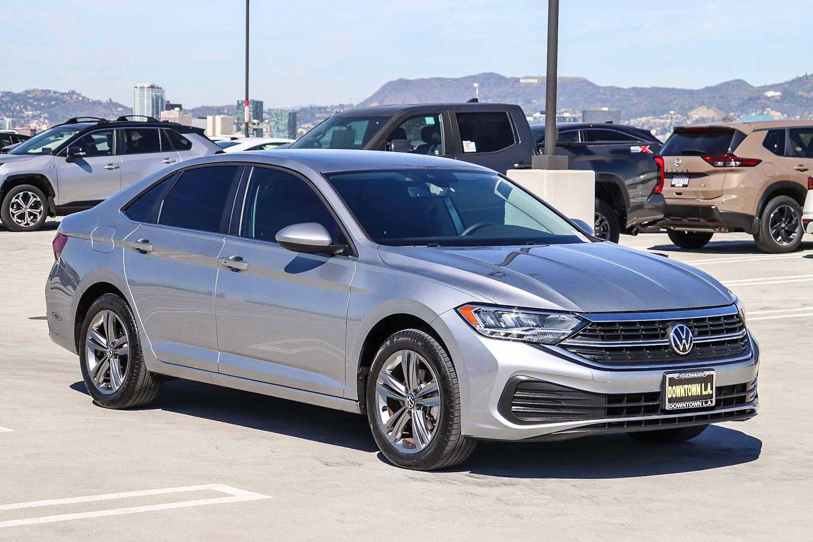 Certified 2022 Volkswagen Jetta SE image 3