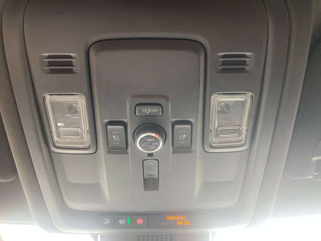 Used 2025 GMC Yukon Elevation AWD/4WD image 40