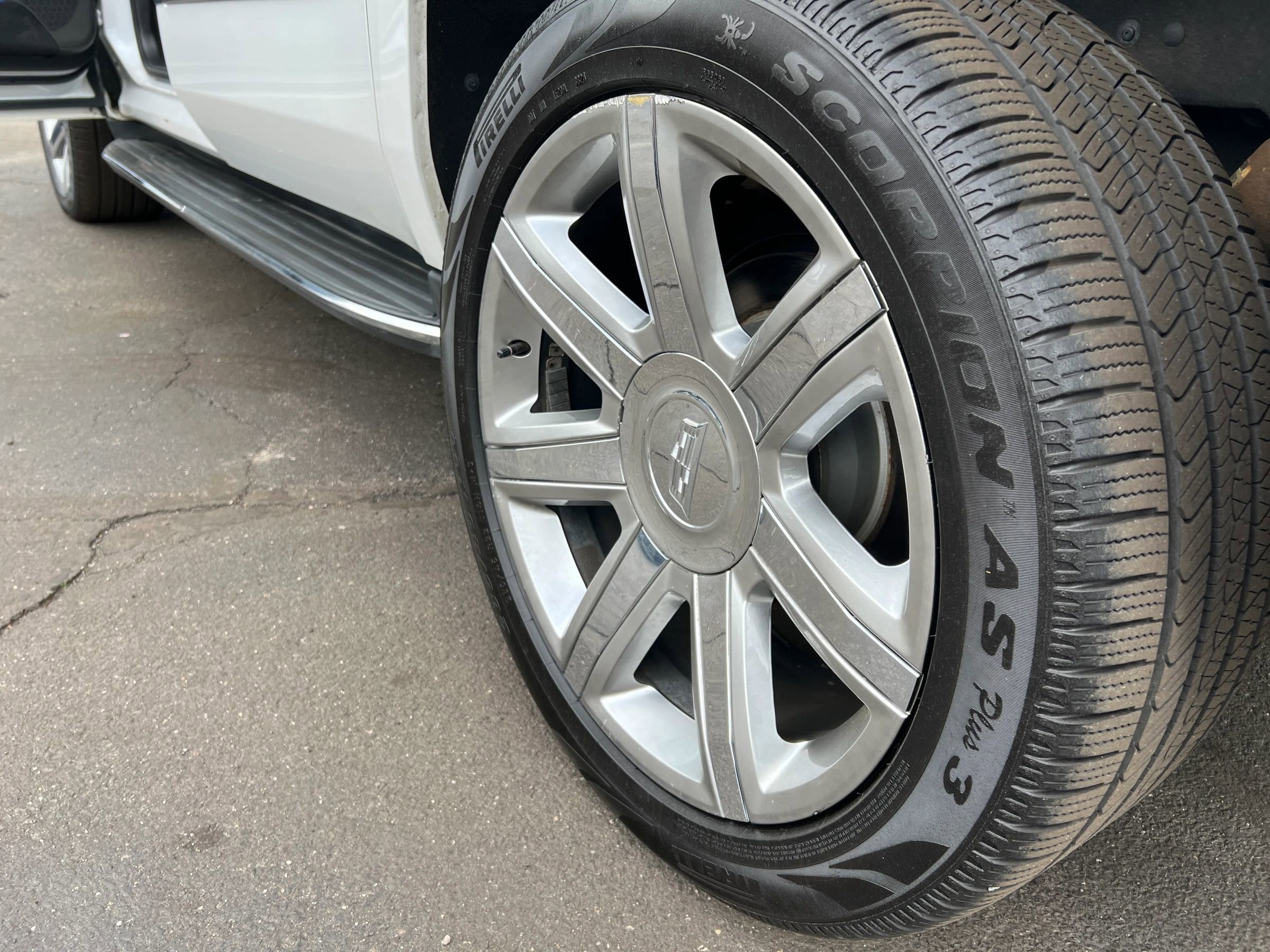 Used 2019 Cadillac Escalade ESV Luxury AWD/4WD image 34