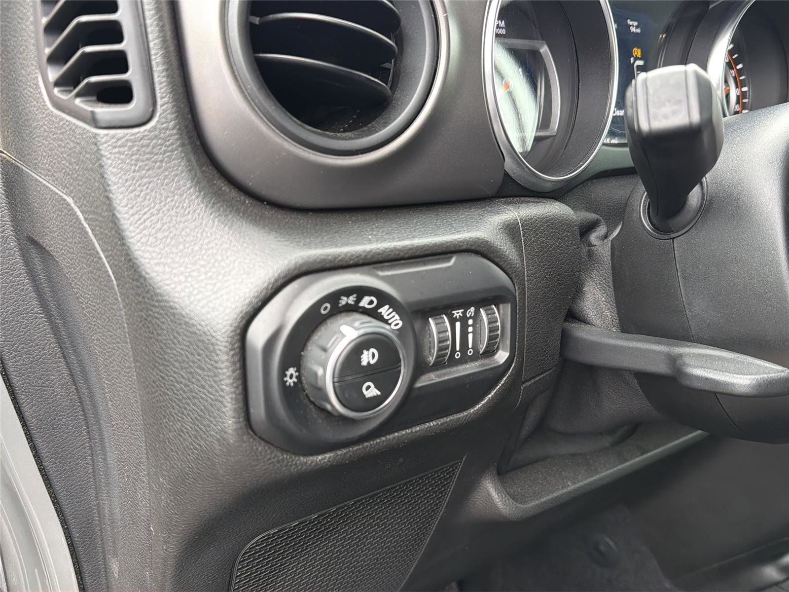 Used 2021 Jeep Gladiator Sport image 28