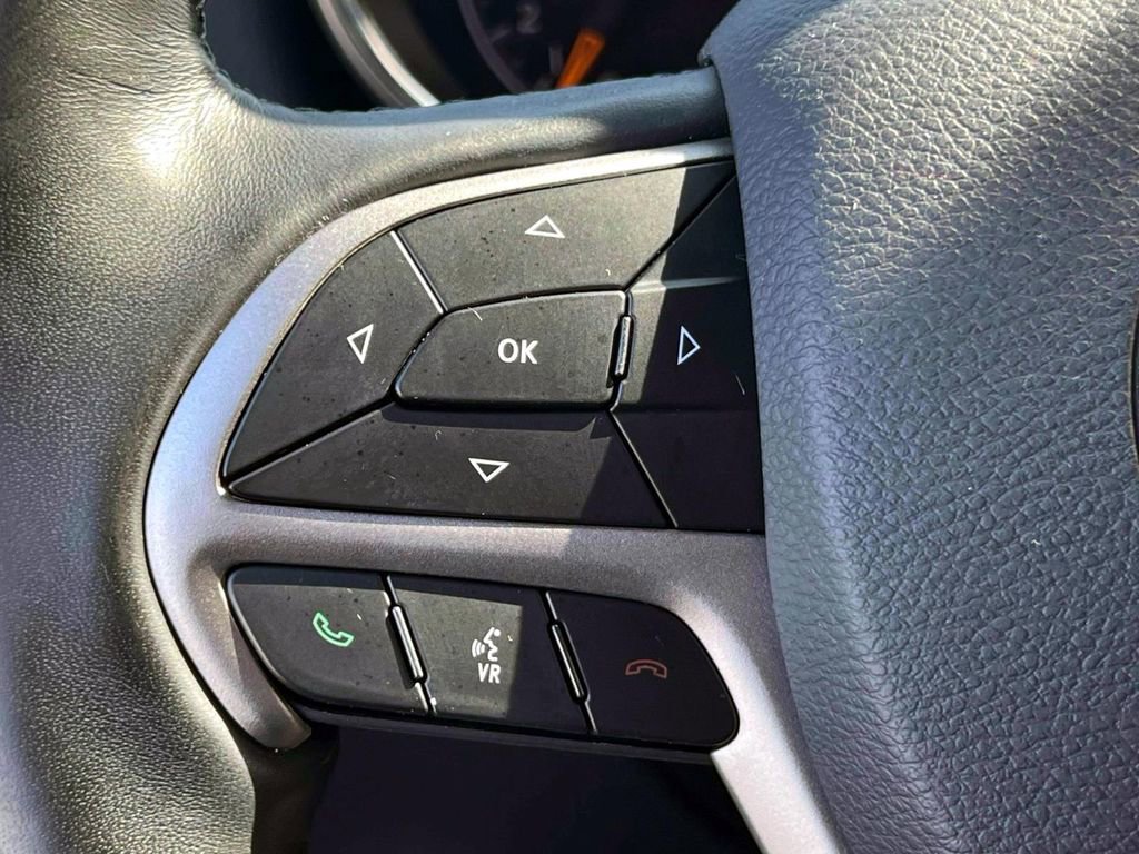 Certified 2019 Jeep Grand Cherokee Altitude image 20