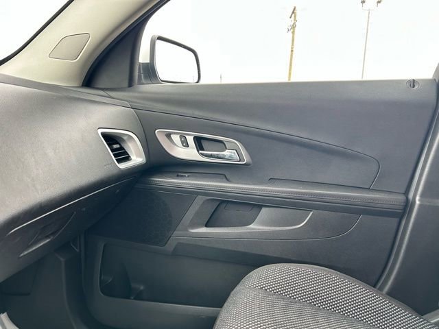 Used 2017 Chevrolet Equinox LT w/ Convenience Package image 35