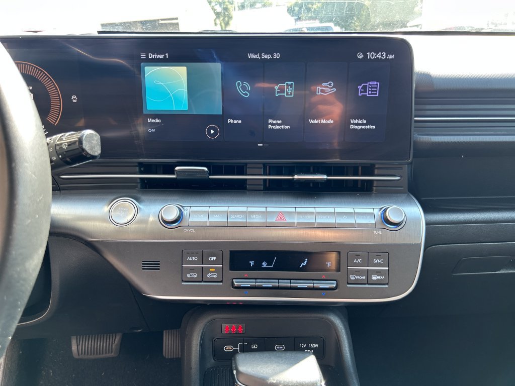Used 2025 Hyundai Kona SEL FWD image 17