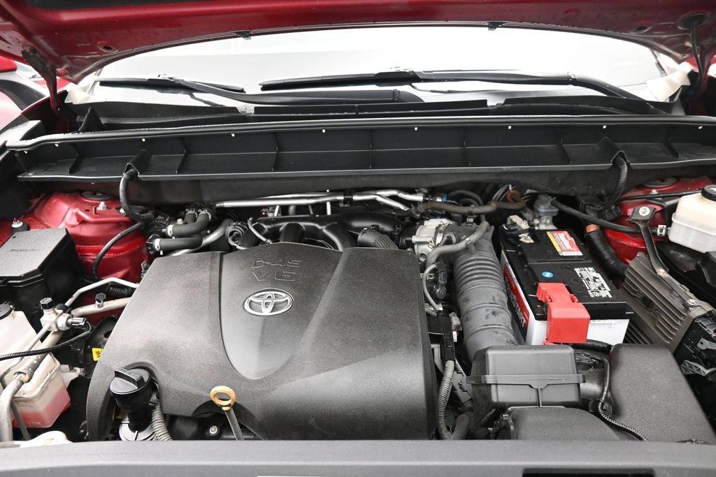 Used 2020 Toyota Highlander XLE FWD image 23