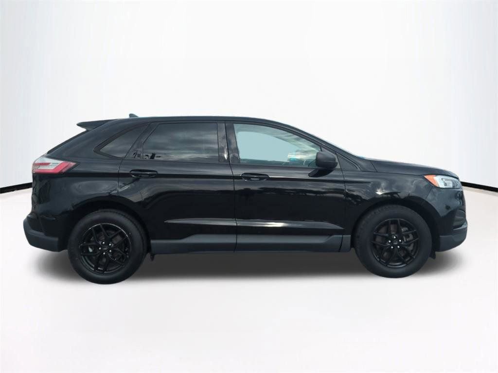 Used 2021 Ford Edge SE FWD image 4