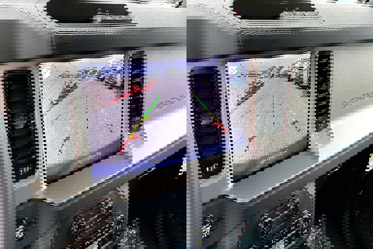 Certified 2025 Ford Bronco Outer Banks w/ Black Appearance Package image 29