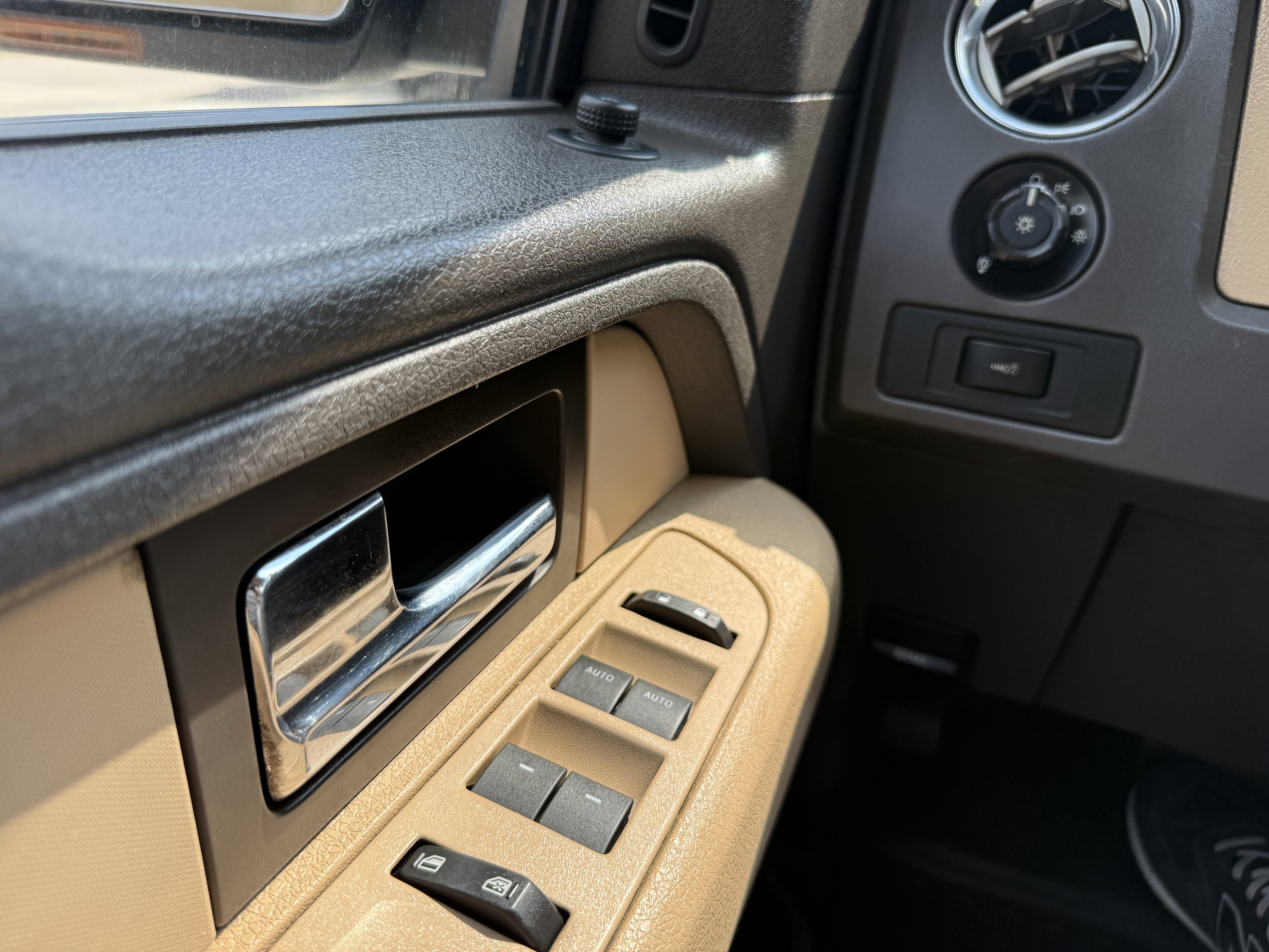 Used 2014 Ford F150 XLT w/ Equipment Group 302A Luxury image 18