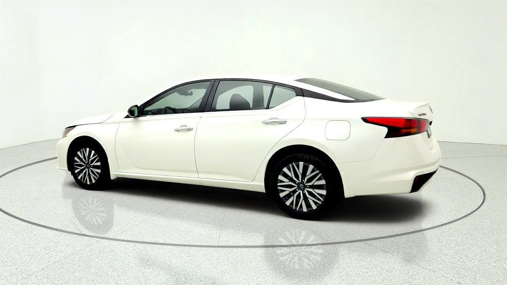 Used 2024 Nissan Altima 2.5 SV AWD/4WD image 7