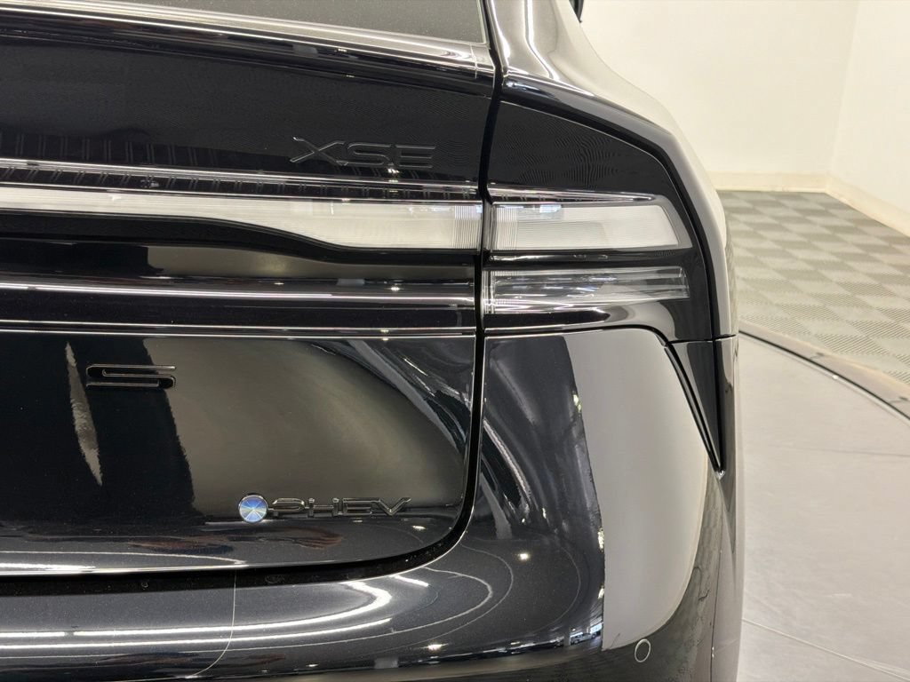 Certified 2026 Toyota Prius Plug-In Hybrid FWD image 14