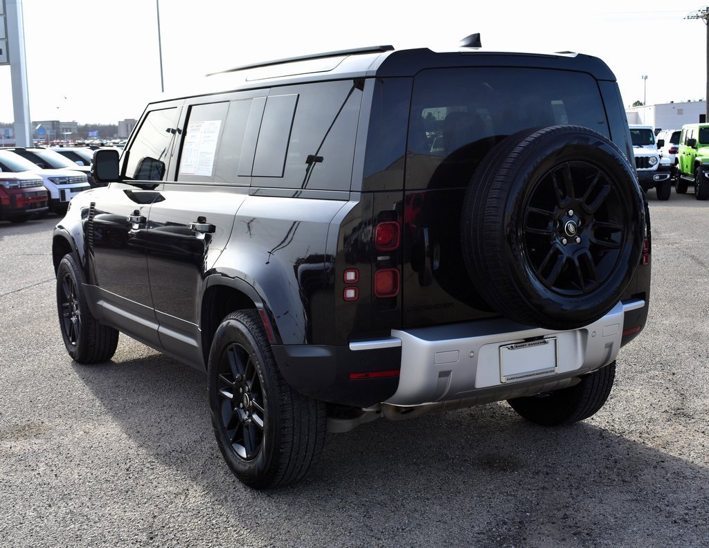 Used 2025 Land Rover Defender 110 S image 4