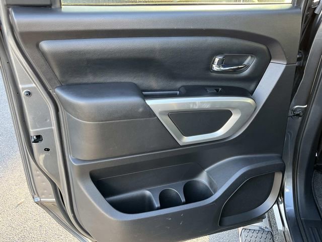 Used 2016 Nissan Titan SV image 17