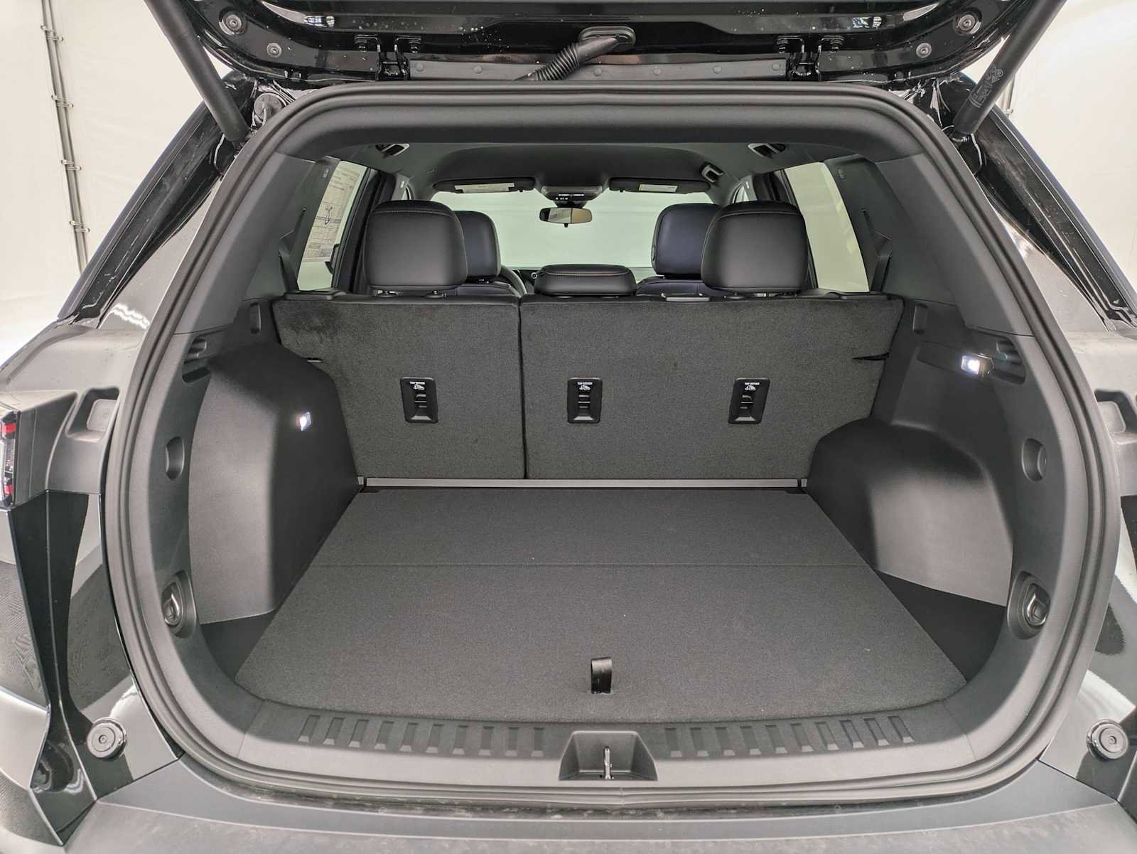 New 2026 Chevrolet Equinox ACTIV AWD/4WD image 32