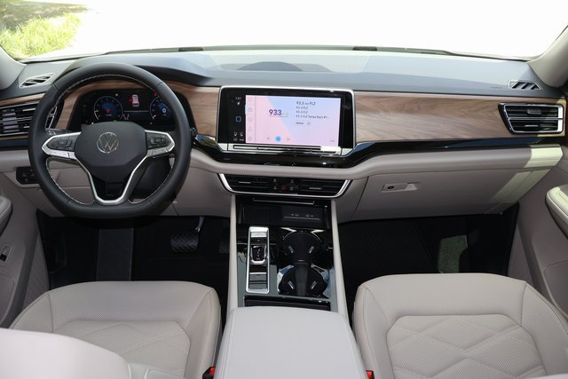 Certified 2026 Volkswagen Atlas SE FWD image 14